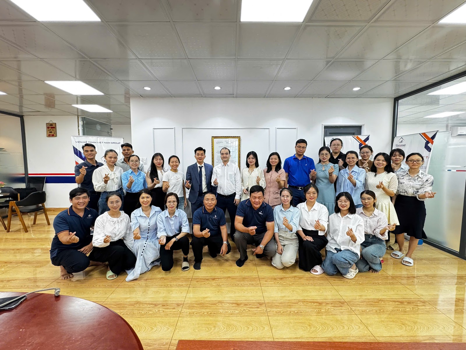 Robert Nguyễn Huy tại lễ ra mắt sách